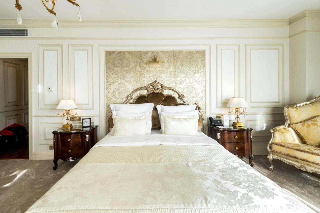 Rixos Khadisha Shymkent Hotell Eksteriør bilde A bedroom at the Four Seasons Hotel